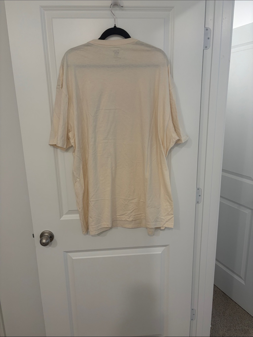 NWT Cream Santa Graphic Short Sleeve Tee - Picture 4 of 4